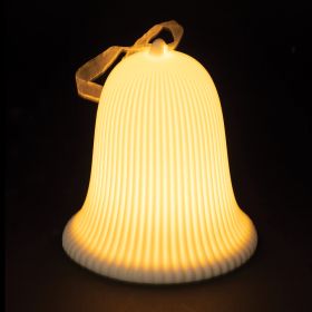 Campanella led in ceramica bianca h. 11,8 cm, decoro righe verticali, XMas